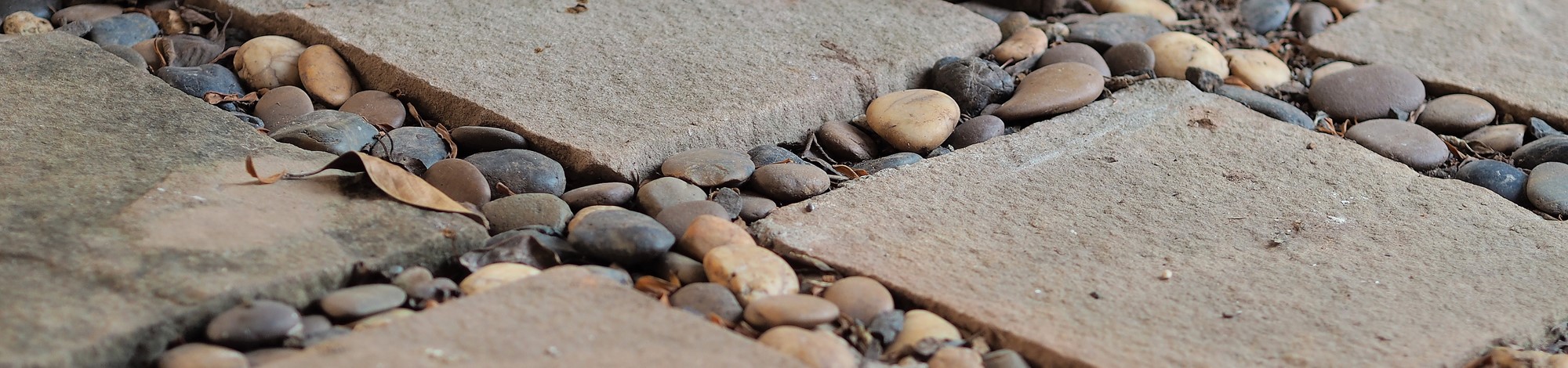 Stone paving