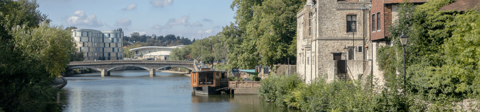 maidstone river looking towards the town