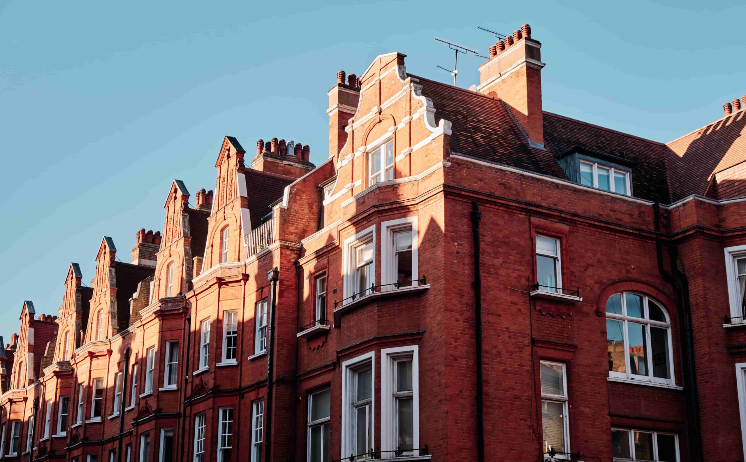 old-red-brick-houses-kensington-london-how-long-does-a-mortgage-offer-last