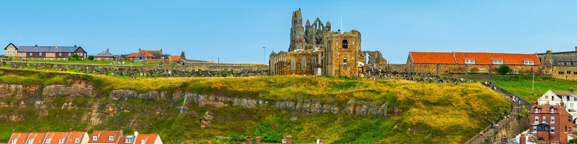 sunshine-on-whitby-town-harbour-abbey (4)