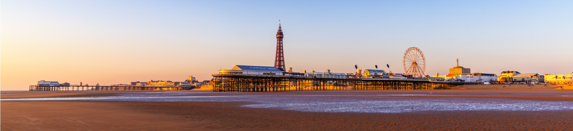 blackpool-beach-central-piers-lancashire