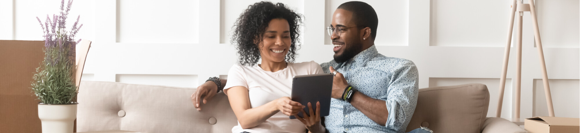 couple-on-sofa-discussing-95-percent-mortgage