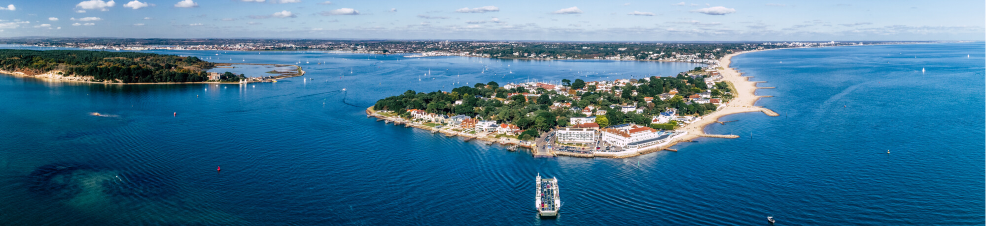 sandbanks-ferry-poole-harbour-dorset-uk