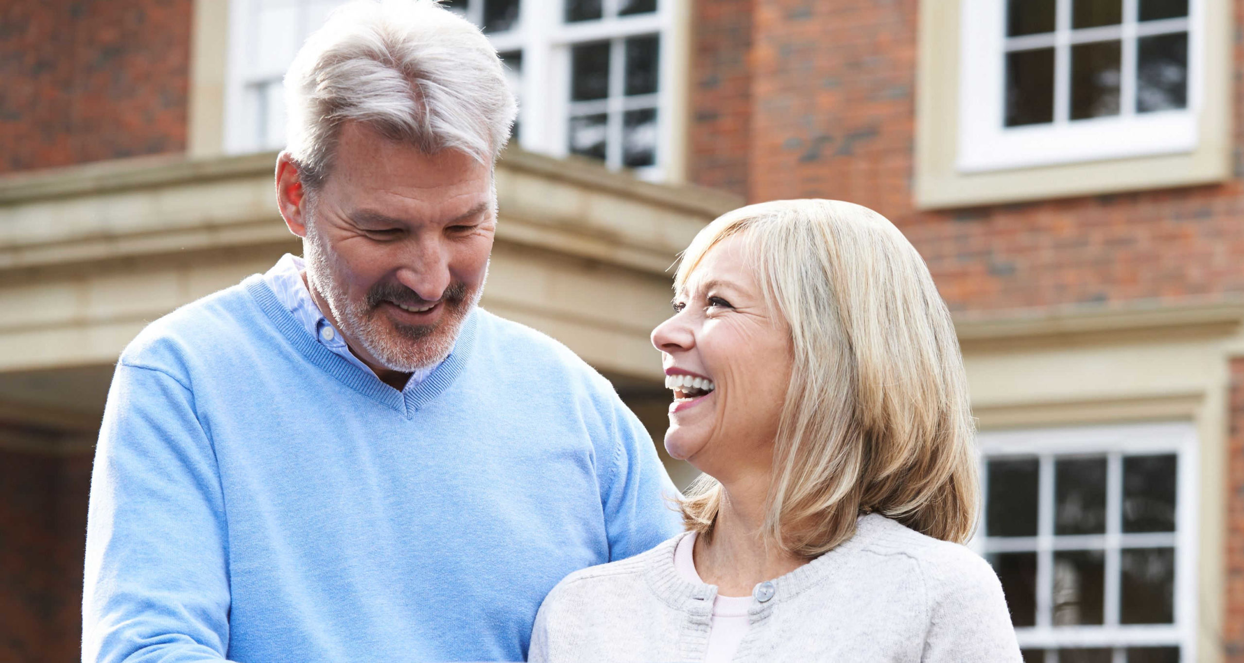 mature-couple-selling-their-house