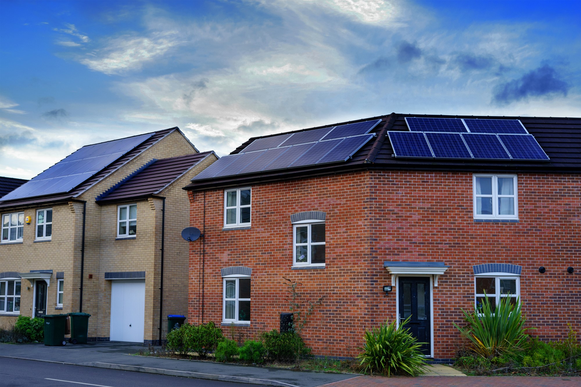 solar-panels-uk-houses